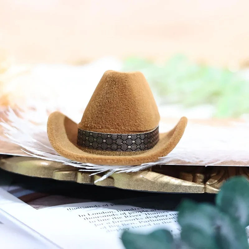 Jack&Daisy’s Handmade Cowboy Hat Necklace Box