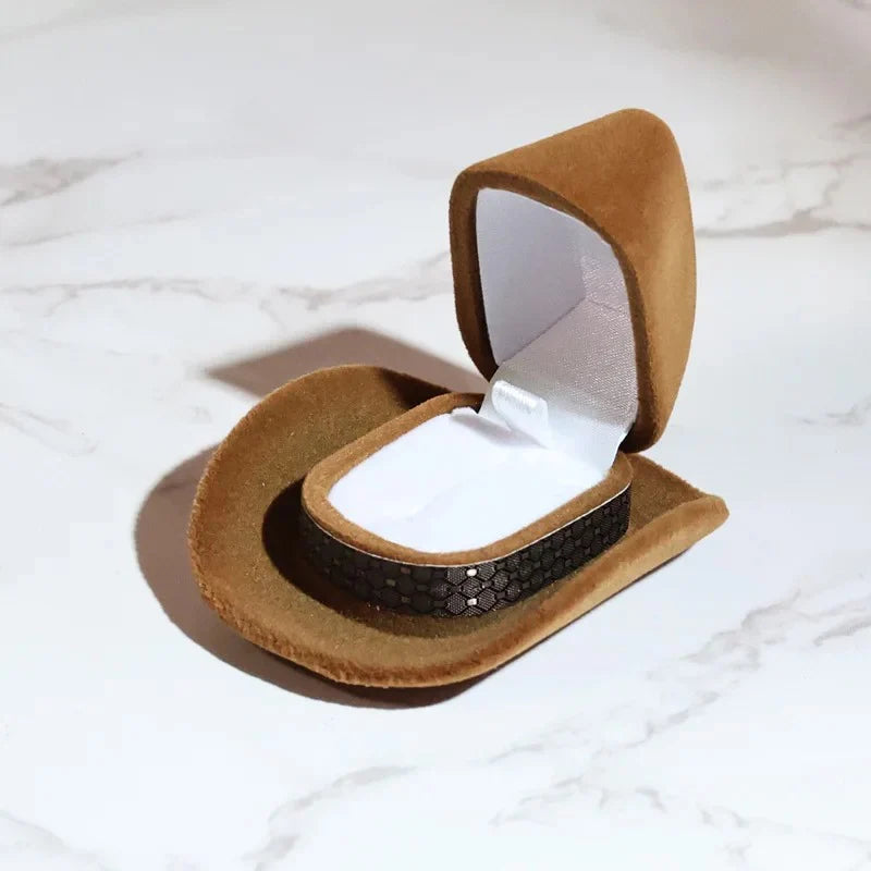 Jack&Daisy’s Handmade Cowboy Hat Necklace Box